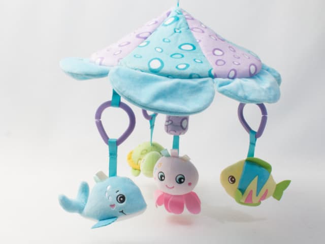 آویز بالای تخت موزیکال