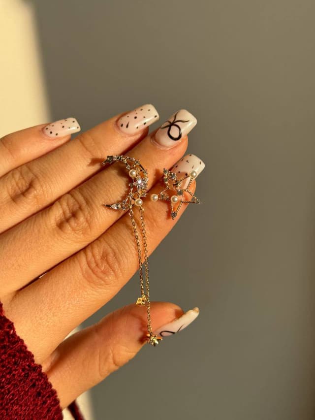 گوشواره مینیمال ماه و ستاره