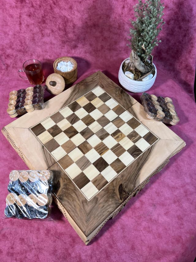 تخته نرد و شطرنج سنندج چوب گردو دور منبت و معرق دست پلی استر خورده طرح گلو برگ