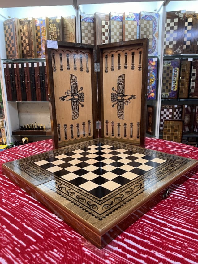 تخته نرد و شطرنج دور چوب روکش چوب راش طرح خورشید و فروهر